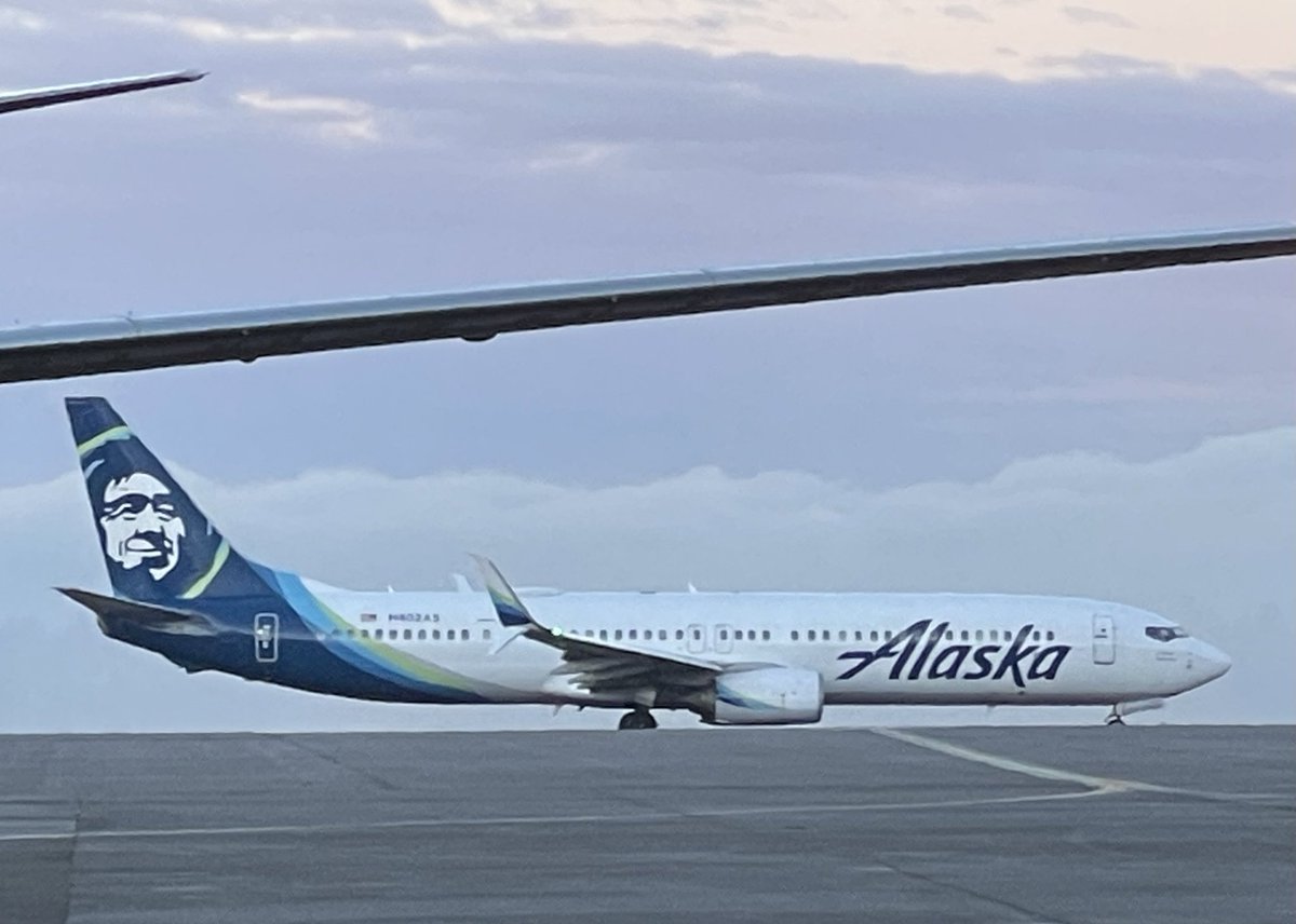 AviationAndDogs's tweet image. I need more of this!!!! ✈️🫶🏻 #flySEA #AlaskaAirlines