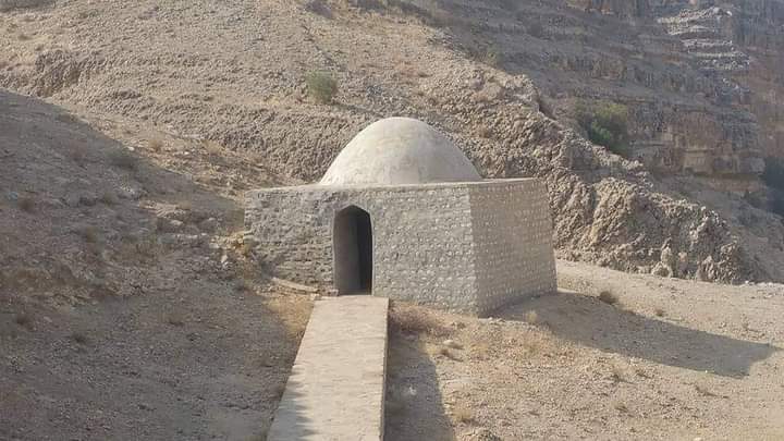According to some accounts this is Buddhist shrine while some are of the opinion that it is mosque built by Bin Qasim during conquest of Sindh in 711/712 AD? Had Bin Qasim conquered Ranikot? Chach Nama doesn't answer. Then how we can suggest that this is mosque and had been built