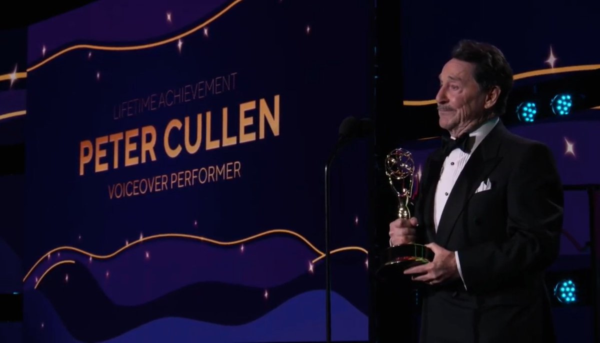 TFHypeGuy's tweet image. Peter Cullen has received his Lifetime Achievement Award.

Extremely well deserved and overdue.