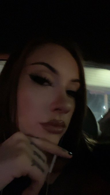 he miss me so he kiss me thru the phone https://t.co/s8aSCBrvMD