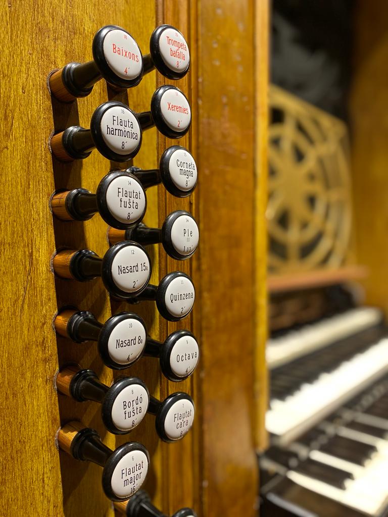 SOLSONA FM (@solsonafm) on Twitter photo La Comissió <a href="/orguesolsona/">orguesolsona</a> posa avui a la venda les entrades pel concert de Cap d’Any. “Any Nou, orgue nou” serà una actuació amb quatre organistes que es farà l’1 de gener a les 7 de la tarda a la Catedral de #Solsona La Comissió <a href="/orguesolsona/">orguesolsona</a> posa avui a la venda les entrades pel concert de Cap d’Any. “Any Nou, orgue nou” serà una actuació amb quatre organistes que es farà l’1 de gener a les 7 de la tarda a la Catedral de #Solsona