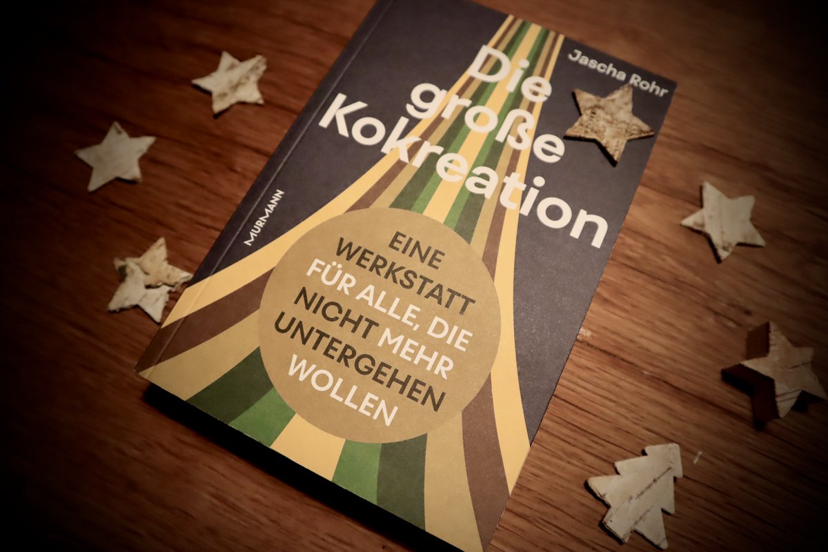 🎁 WEIHNACHTSGESCHENK GEWINNEN 🎁 Die große Kokreation auf dem Gabentisch! Persönlich signiert und verpackt, rechtzeitig zum Fest!🎄 Ich verschenke 13 BÜCHER an alle, die sich bis zum 20.12.um 10 Uhr auf dem Newsletter eintragen. Hier: 🌟die-grosse-kokreation.net 🌟