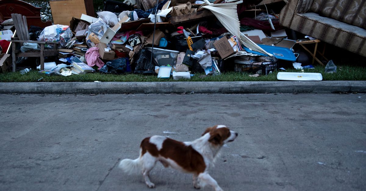 Look closely, and you’ll find America’s ‘climate abandonment areas’ trib.al/oVygKRT