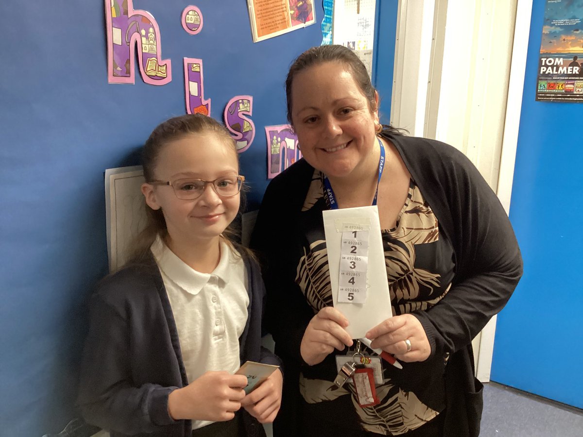 Some of our lucky winners from our Christmas Raffle run by our school association! Huge thank you to all our families for supporting us! @OurLadyandAllS1 #CST #CatholicLife #SchoolAssociation #FamilyAndCommunity