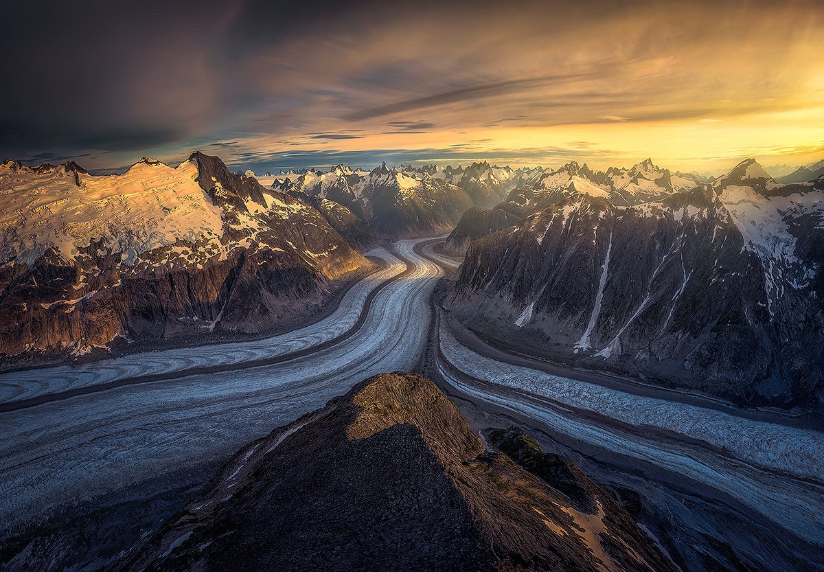 « Gathering » Glacial junction in the Boundary Range, Alaska, captured with a drone.