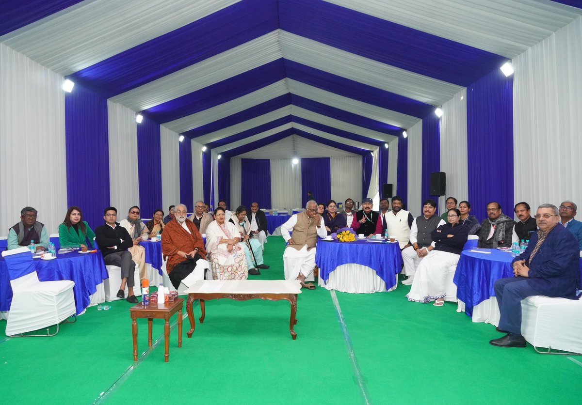 All India Trinamool Congress (@aitcofficial) on Twitter photo Today, Smt. <a href="/MamataOfficial/">Mamata Banerjee</a> convened a meeting with our MPs in Delhi.
Before raising the demands to the Prime Minister regarding the non-release of Bengal’s due funds under MGNREGA, Awas Yojana, and other centrally run schemes, the commitment of our leadership remains Today, Smt. <a href="/MamataOfficial/">Mamata Banerjee</a> convened a meeting with our MPs in Delhi.
Before raising the demands to the Prime Minister regarding the non-release of Bengal’s due funds under MGNREGA, Awas Yojana, and other centrally run schemes, the commitment of our leadership remains