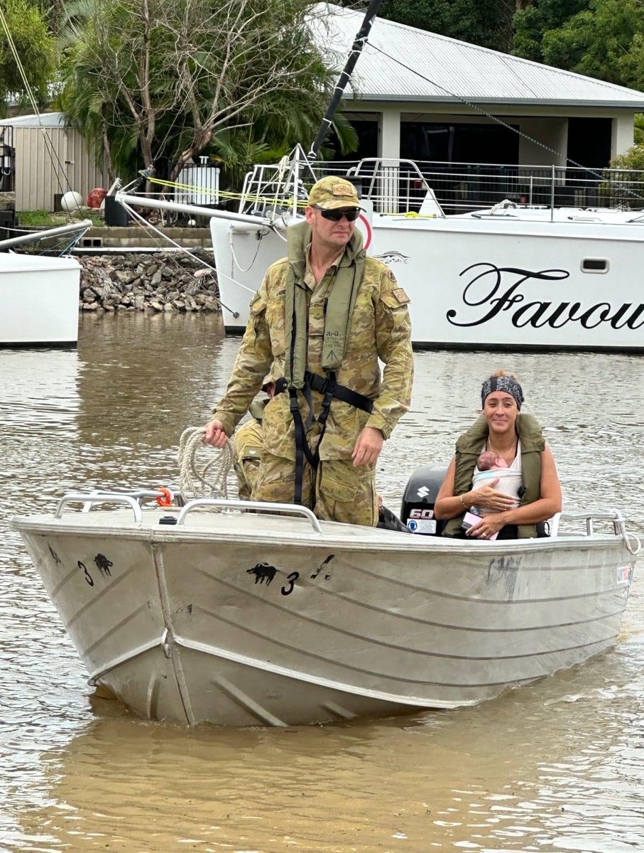 Army’s <a href="/51stBattalion/">Mick O’Sullivan</a> is based in Cairns, so was able to quickly help out with rescues, transporting this mum and bub from the flood zone in the northern beaches area <a href="/abcnews/">ABC News</a> 📸 from <a href="/51stBattalion/">Mick O’Sullivan</a>