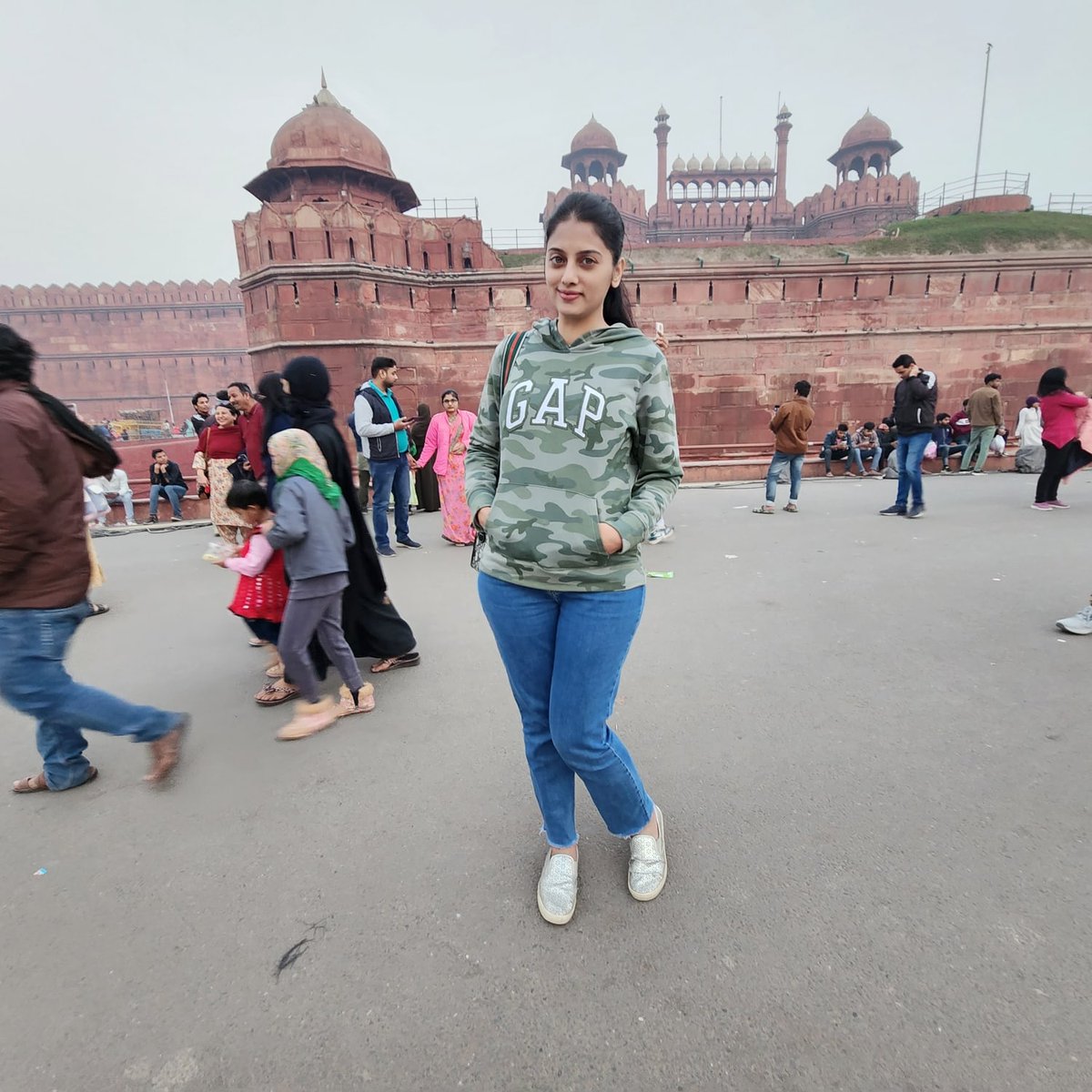 What is this fierce defence for Mughal kings by Indian Muslims? Was at Red Fort yesterday and got a massive lecture from mom about how they were the best kings! Unbelievable that IMs dont realize We were INVADED, and Mughals were UNINVITED!