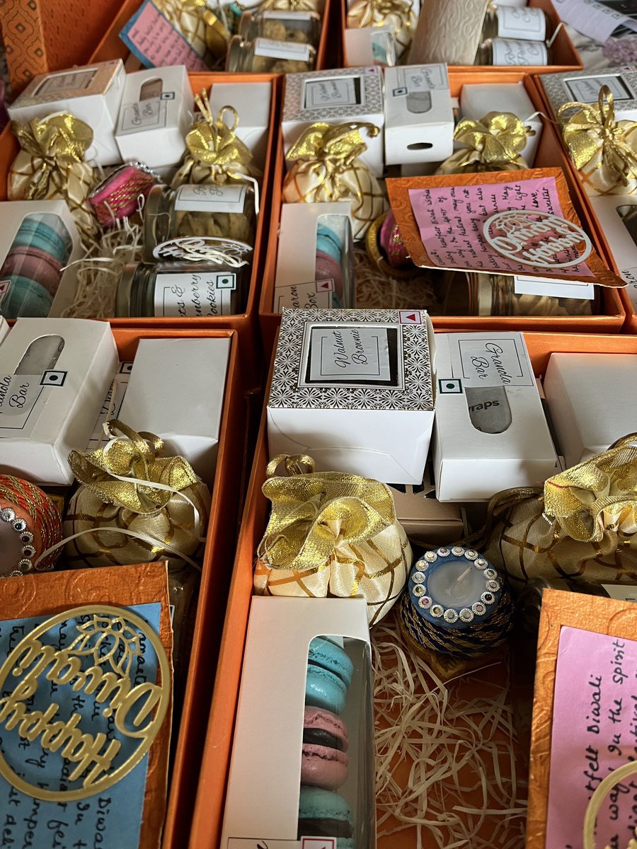 Extremely grateful for all the love we have been receiving! 

Only some of our creations from April to December! 😁❤️

Diwali hampers did well, is Christmas and New Year next? 🌸😁

#cakes #homemade #chef #baking #festivalseason #Christmas2023 #NewYear2024