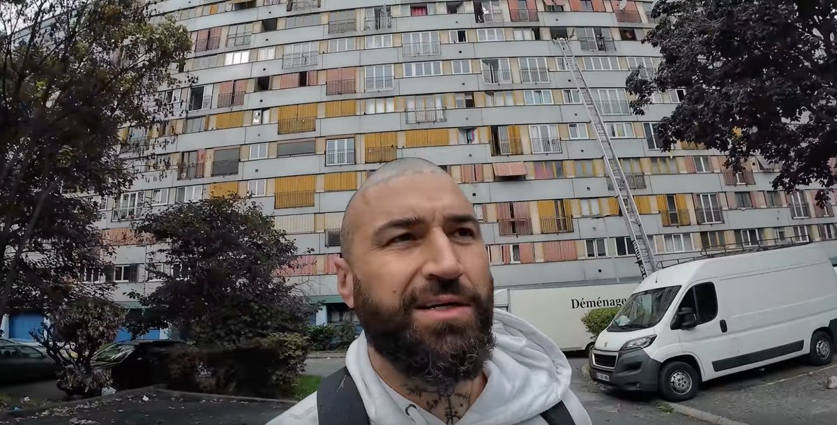 Lettre à un Youtubeur australien venu faire du « tourisme » à Clichy-sous-Bois enlargeyourparis.fr/societe/lettre…