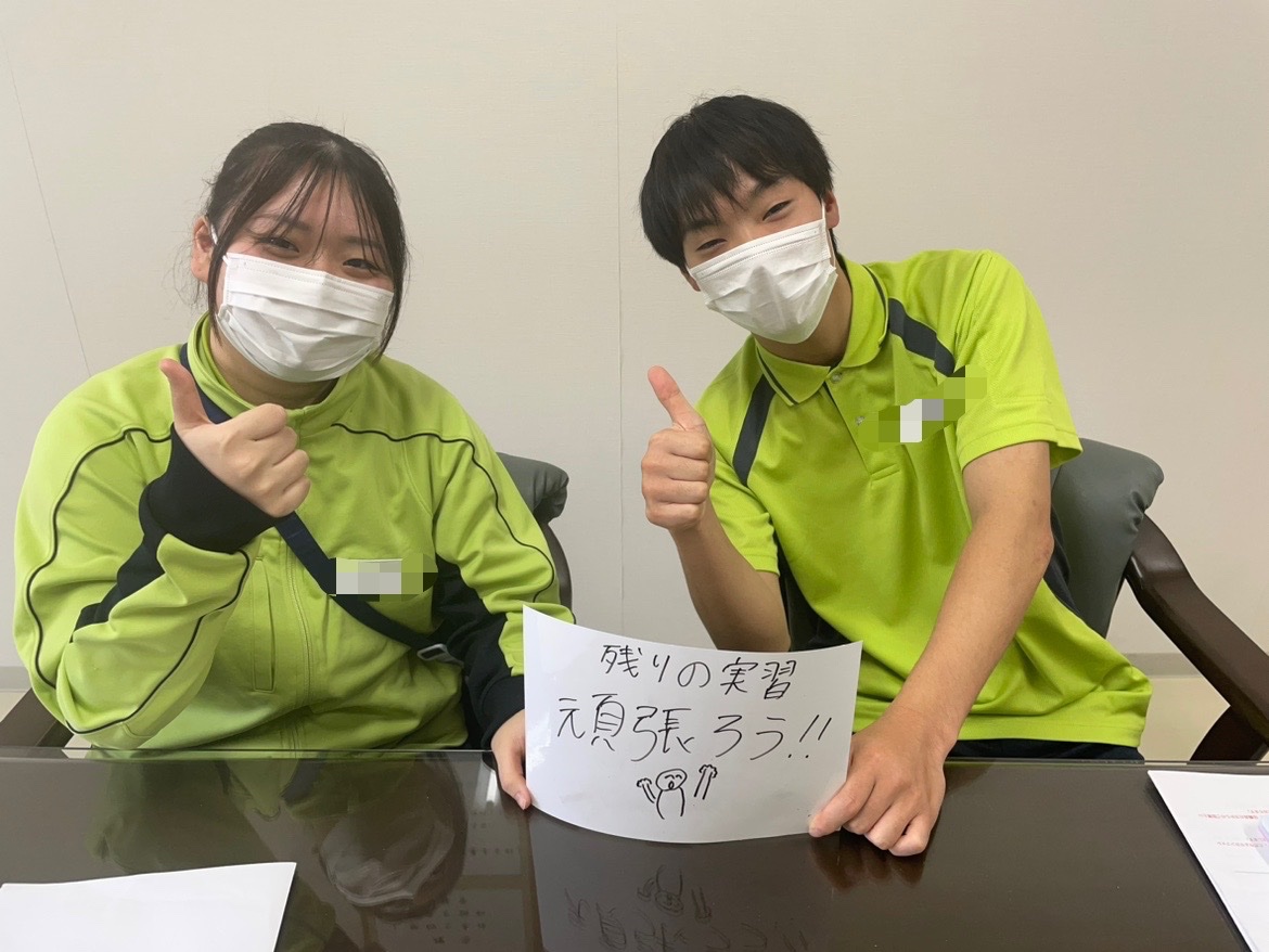 Kobeiryo_Chuo's tweet photo. ⭐️絆コメントリレー⭐️
ローランド

みんな頑張ってる？
コミュニケーションは自信が持てるようになってきたよ。
残りの実習も色々チャレンジする予定です✨

#神戸医療福祉専門学校
#介護福祉士科
#絆コメントリレー
#ローランド https://t.co/WMtp136vS5