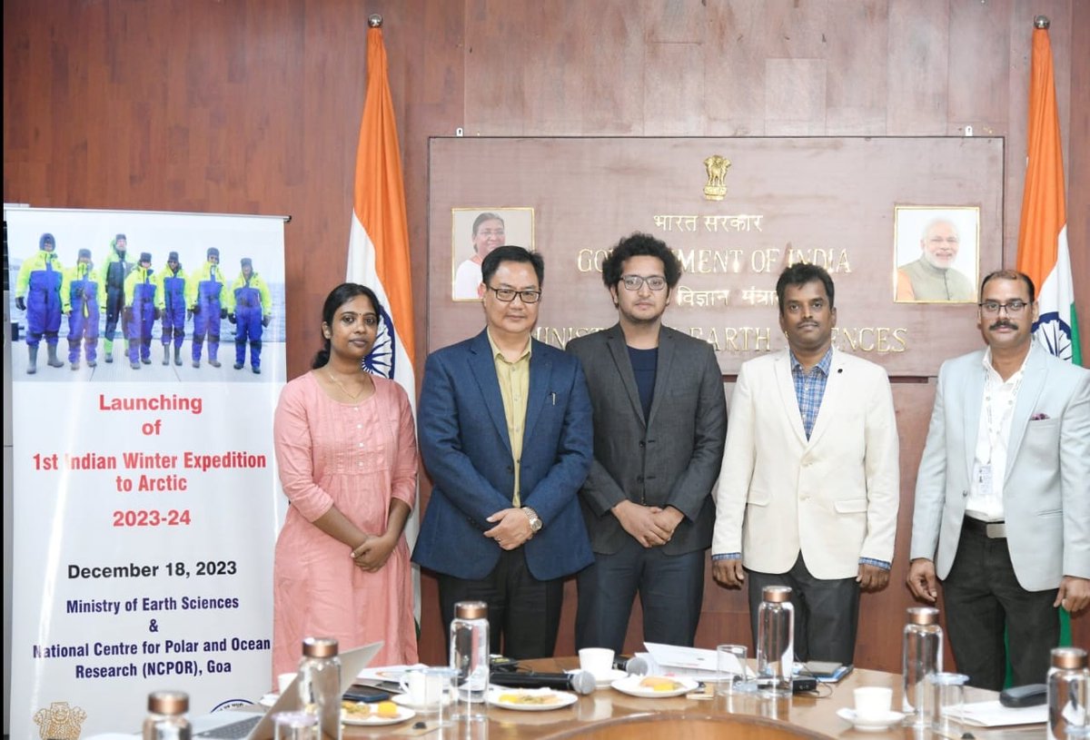 A new beginning Hon'ble Minister of Earth Sciences, Govt. of India, Shri Kiren Rijiju, launches the 1st Indian Winter Expedition to Arctic in New Delhi today in the presence of Dr. M. Ravichandran, Secretary, MoES and Dr. Thamban Meloth, Director, NCPOR. @KirenRijiju @moesgoi