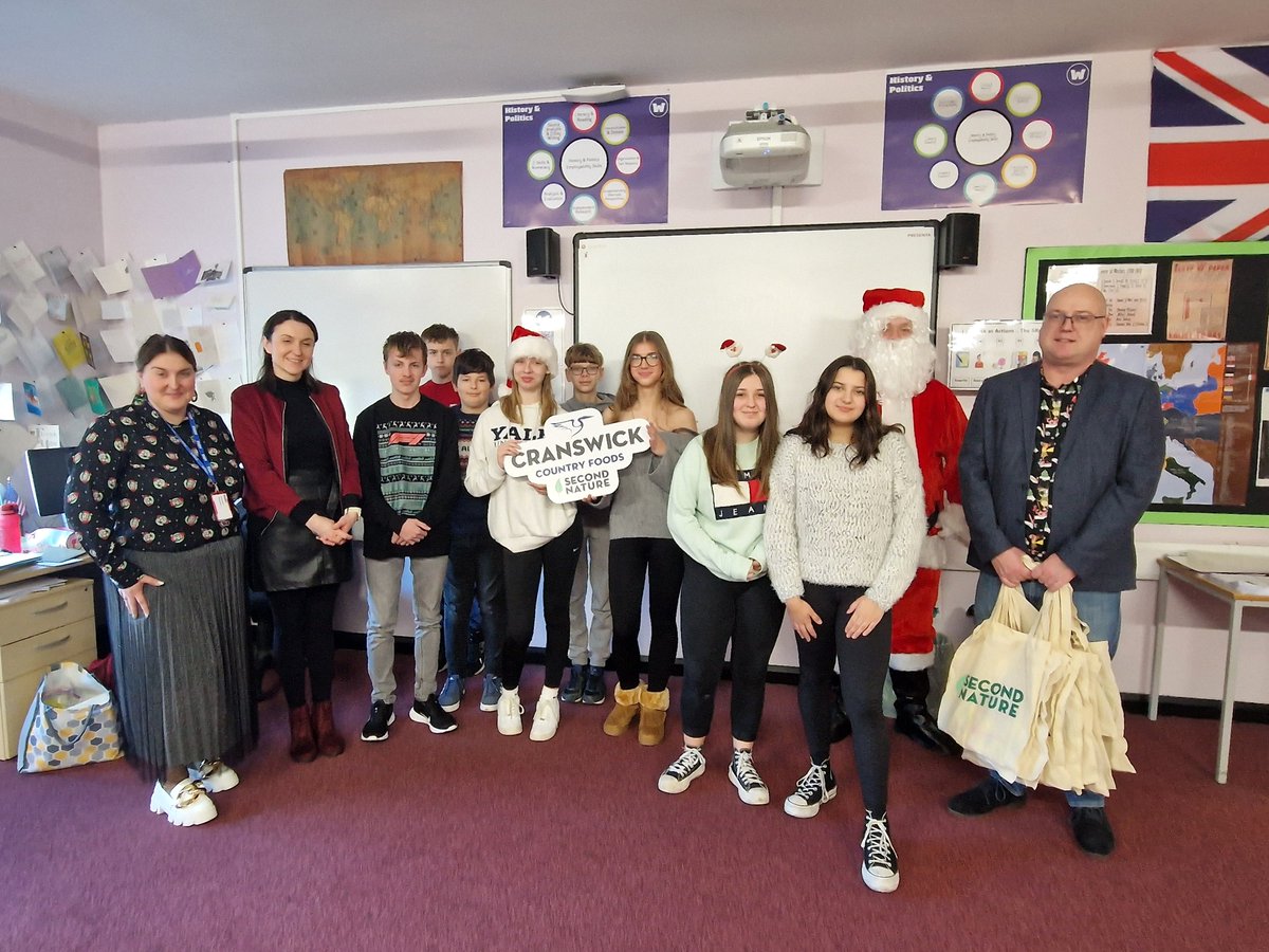 What a great Christmas Party we had last Saturday! 😍
A huge thank you to <a href="/CranswickPlc/">Cranswick Plc</a> Country Foods Preston for their amazing support! The fabulous bags full of gifts made our pupils incredibly happy🧒👧 Thank you for this brilliant initiative, it is very much appreciated🎄🎅🎁