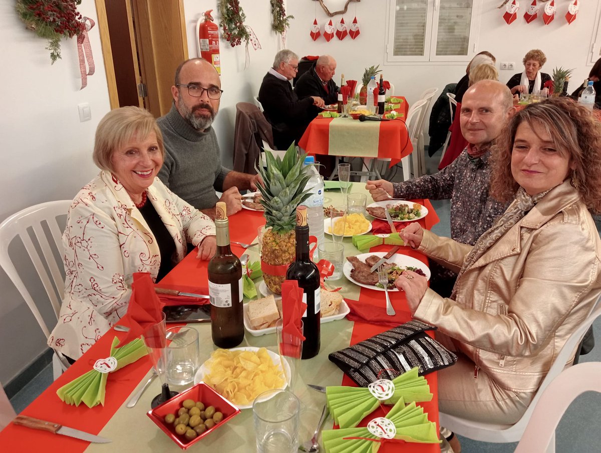 ElPiFelanitx's tweet image. Cap de setmana on hem assistit:
🟢Trail solidària @pbelstamarells aconseguits més 13.000€ per Guiem, gràcies a tothom
🟢Concert Nadal @bmfelanitx Coral Felanitx i Units com Brins
🟢Mercadets Nadal
🟢Concurs reclam perdiu
🟢Sopar Tercera Edat Es Carritxó

#SomFelanitx
#SomElPi