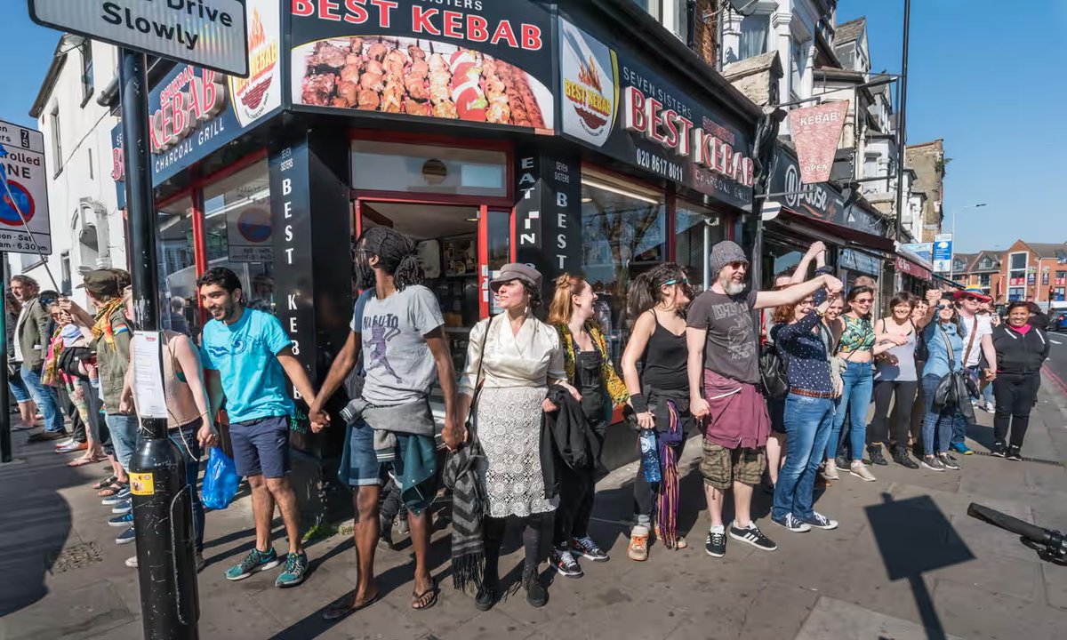 Migrants make cities. #MunicipalistMonday – for #InternationalMigrantsDay - turns to Seven Sisters Market in North London aka 'Latin Village'. Here migrants from South America trail - blaze pathways to democratically and locally organising against gentrification. @LatinVillageUK