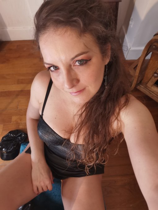 Tu aimes cette tenue ?  LIKE si tu aimes 😍 https://t.co/kGu2SSxQbu