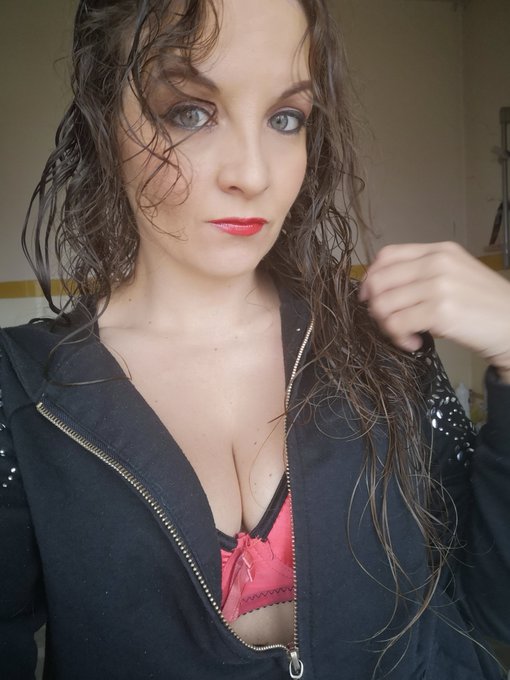 Coucou toi, bien dormi ? 😍 https://t.co/Ubp1eZBRGo