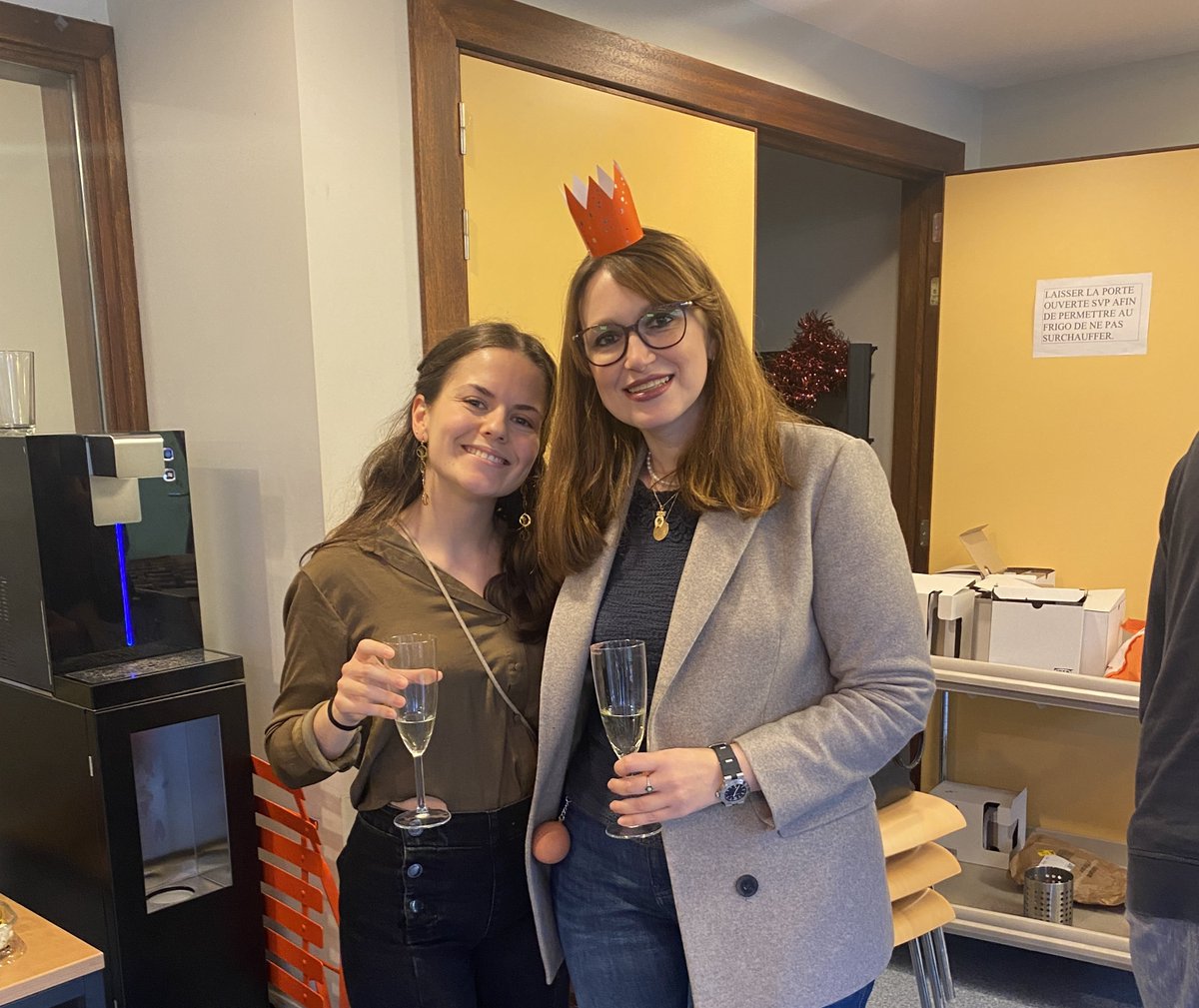 Great Christmas celebration and super excited for next year! Congrats @maralcaraz_ for the #FRIA PhD fellowship! New PhD and postdoc positions soon thanks to an <a href="/frsFNRS/">F.R.S.-FNRS</a> #MIS grant!🎉🎉🎉