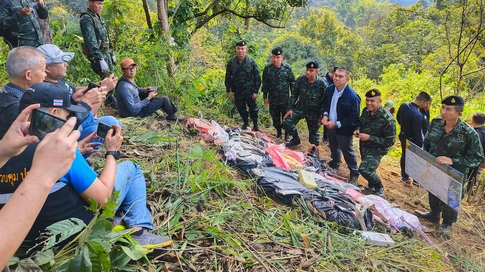 Thailand : म्यांमा सीमा के करीब उत्तरी थाईलैंड में सैनिकों के साथ झड़प में करीब 15 संदिग्ध मादक पदार्थ तस्कर मारे गए और मेथामेफ्टामाइन की लगभग 20 लाख गोलियां जब्त की गई]
#myanmar #norththailand #drugs #methameftamine #jagoindiajago #Jijnews