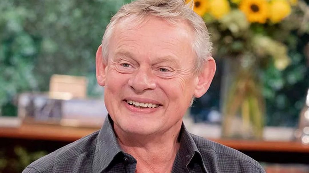 Martin Clunes says good luck to anyone going for the lazy workday hat-trick today - arriving late, taking longer than allowed for lunch and then leaving early