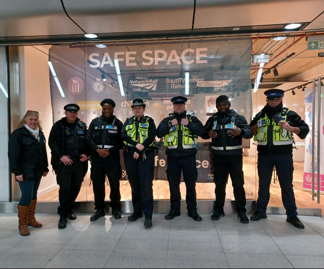 To help travellers stay safe this festive season, the BID is working with partners including @BTPWaterloo and South Western Railway to create a Safe Space in @sidingswaterloo - the space will be open again on the 21st-23rd, from 1900 – 2300 for anyone who may need assistance.