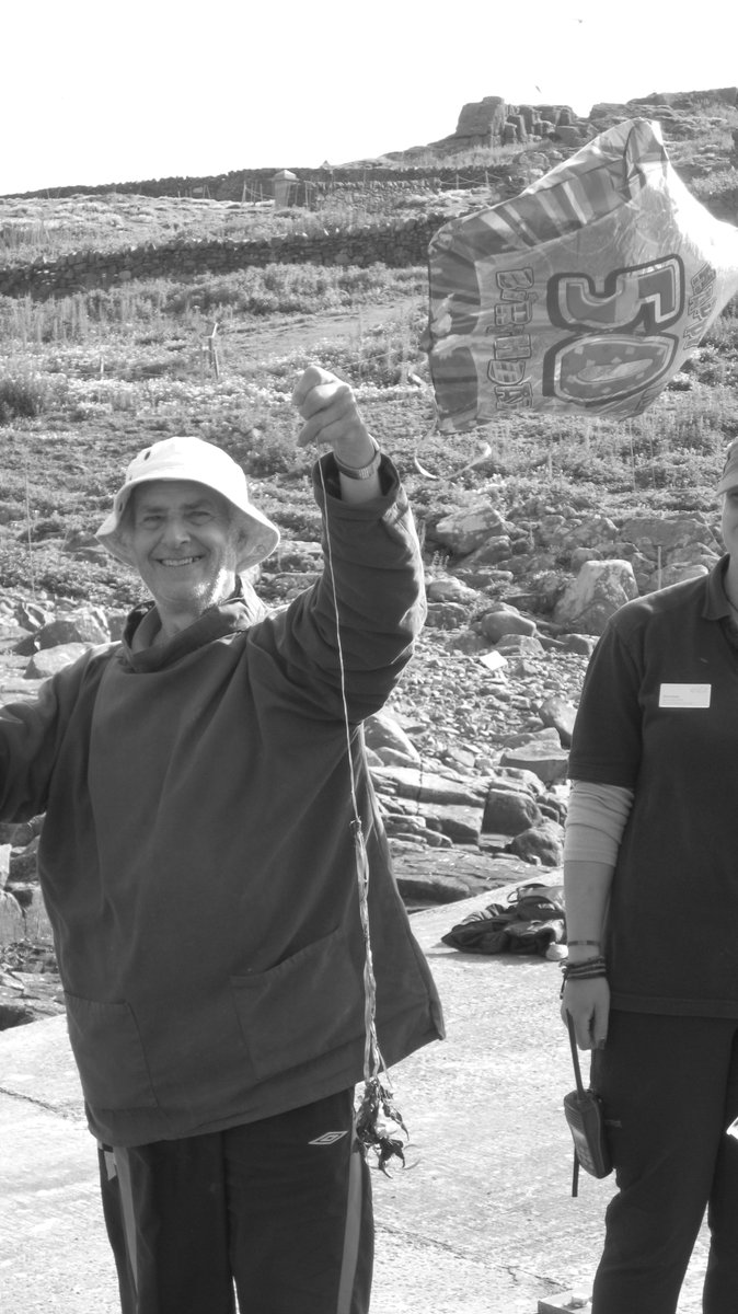 This weekend we lost a legend of seabird research and conservation with the passing of Mike Harris. We are indebted to his extraordinary vision setting up the Isle of May work and dedication in maintaining one of the finest studies of seabird ecology over more than 50 years. 1/2