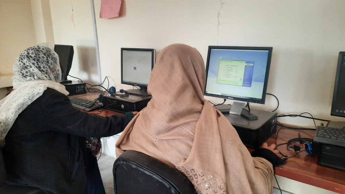 KP_TrendInsider's tweet image. The Computer Lab at Women Degree College, Miran shah is now fully operational with efforts of security forces. 

The lab is now up &amp;amp; running with 20 system repaired, Installing a 6 KW solarization system with 3-4 hrs of backup &amp;amp; Installing of panaflexes.

#EducationForAll #NMDs