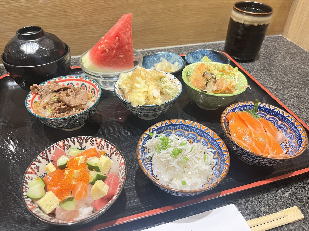 Kakiya Umihikoで食べ損ねた選べるミニ丼6種セット、Lot10の海彦でいただいてきました😋

#マレーシア