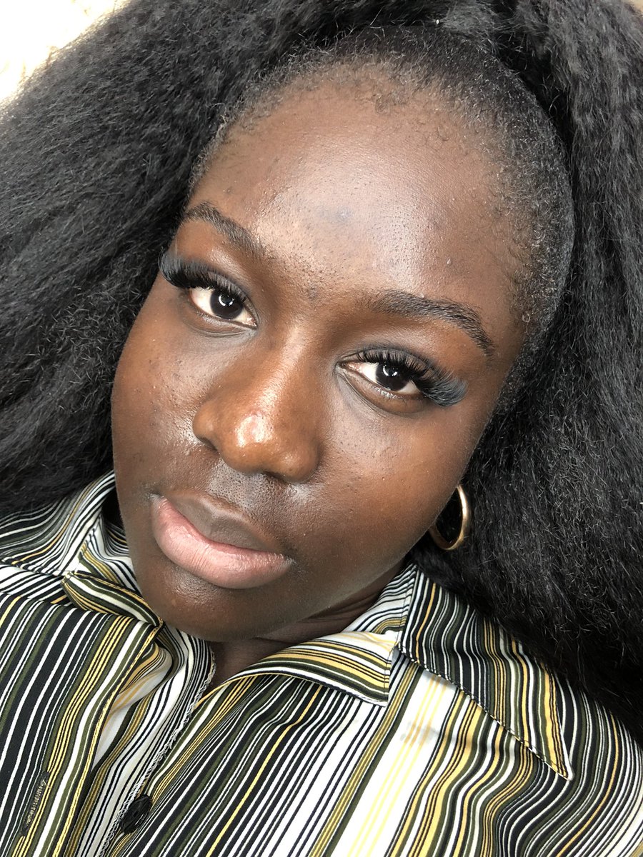 _nkor_'s tweet image. ✨HYBRID LASHES✨
This set was done in a freestyle mapping. Client insisted on a foxy, hybrid set with a light wispy effect. 

#hybridlashes  #lashextensions  #lashmapping #accralashtech #accraghana #decembertoremember