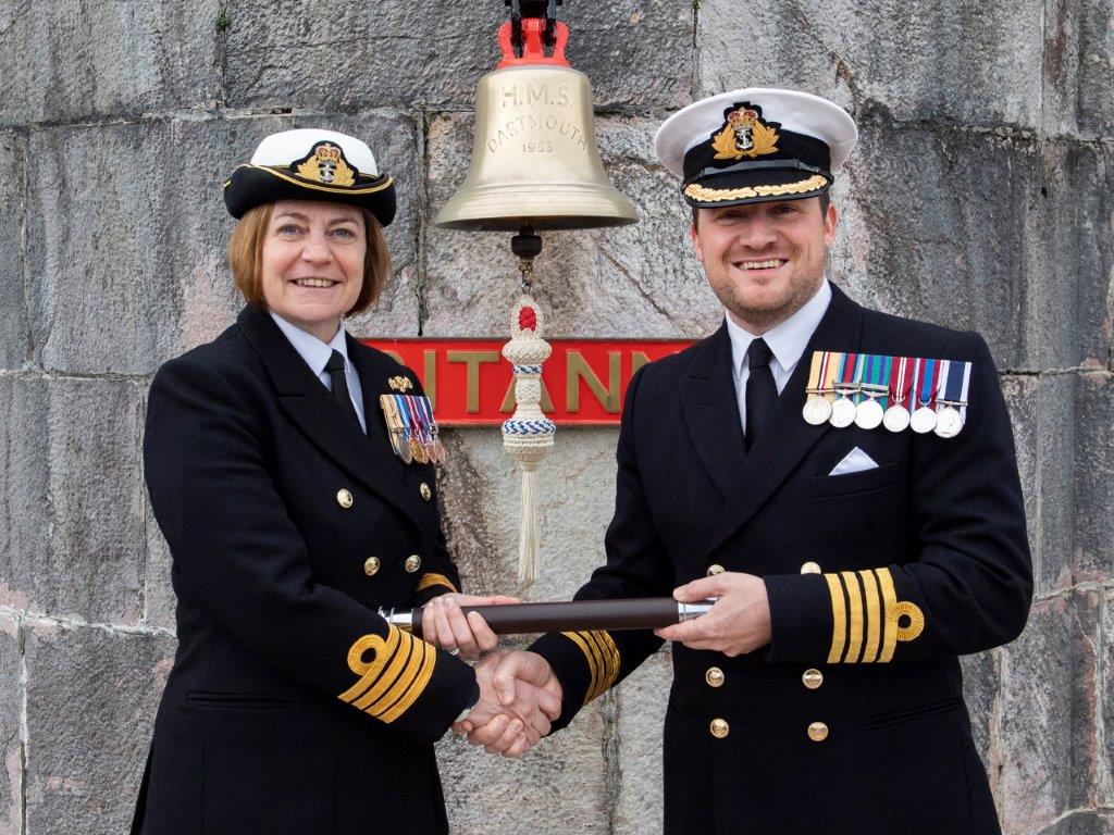 Handover done ✅🔭
New Captain of <a href="/DartmouthBRNC/">Britannia Royal Naval College</a> ✅

Welcome Captain Andy Bray 👋🏻
Farewell and thank you to Captain Sarah Oakley 🙏🏼

Merry Christmas everyone 🎅🏻🎄