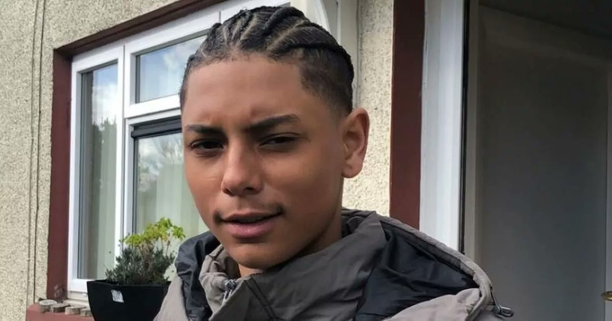 Sentencing underway for two teenagers who 'hacked' Harley Brown to death soon after he moved to Huddersfield for a safer life examinerlive.co.uk/news/west-york…