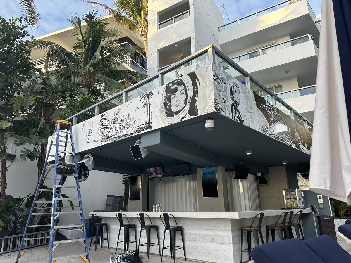 Calling #Miami Photog friends! Back tomorrow morning to finish this mural n need someone to shoot. DM if interested