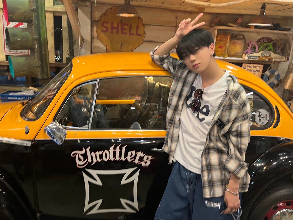official_DXTEEN's tweet photo. [#谷口太一]
けん誕生日おめでとう🐵🎂
ラストティーン楽��んで‼️

これからもけんたっちー仲良く一緒にがんばるぞー！

#DXTEEN #TANIGUCHITAICHI
#HAPPYKENDAY https://t.co/ezqCQkmIg6