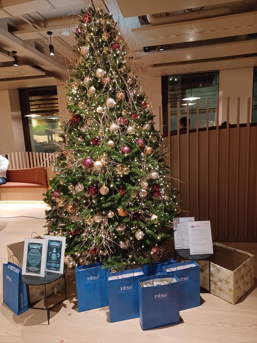 InfosysEurope's tweet image. 🎉  This December, we&apos;ve embraced the spirit of giving to help our local communities. Infoscions have participated in gift donations 🎁 in support of charities in  🇬🇧,  🇫🇷, 🇩🇪, 🇷🇴 &amp;amp; 🇳🇱. Together, we&apos;re working to make a positive change. #InfosysEurope #InfosysESG