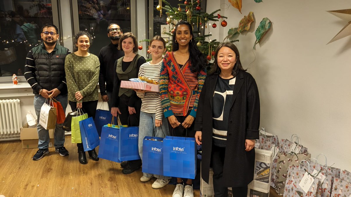 InfosysEurope's tweet image. 🎉  This December, we&apos;ve embraced the spirit of giving to help our local communities. Infoscions have participated in gift donations 🎁 in support of charities in  🇬🇧,  🇫🇷, 🇩🇪, 🇷🇴 &amp;amp; 🇳🇱. Together, we&apos;re working to make a positive change. #InfosysEurope #InfosysESG