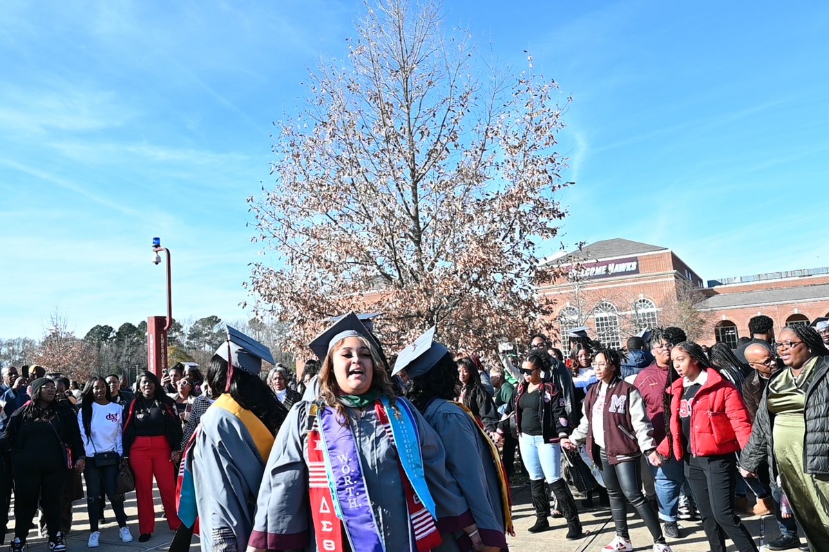 After the #UMES Winter 2023 Commencement Ceremony on Saturday, Dec. 16, graduates gathered with their friends and families to continue celebrating! #HawkPride 🎓