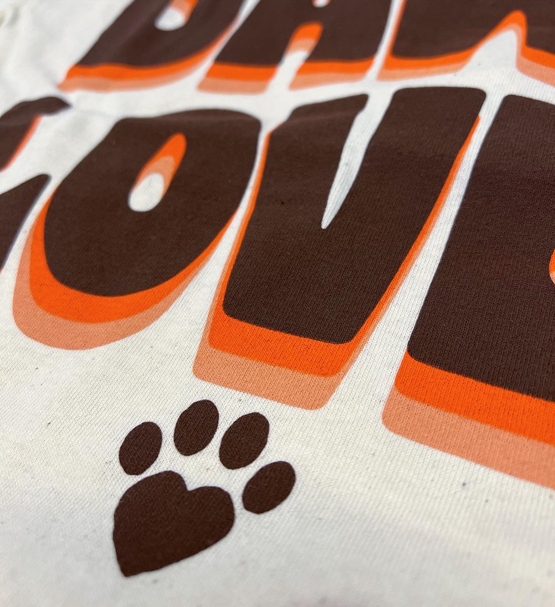 It’s Victory Monday and what’s not to love!! Good news for all our Dawg Lovers! Our popular crews and tees have just been restocked! Celebrate with 10% off our Football Collection with code VictoryMonday at checkout! And stay tuned for some more gifts up our sleeves today!