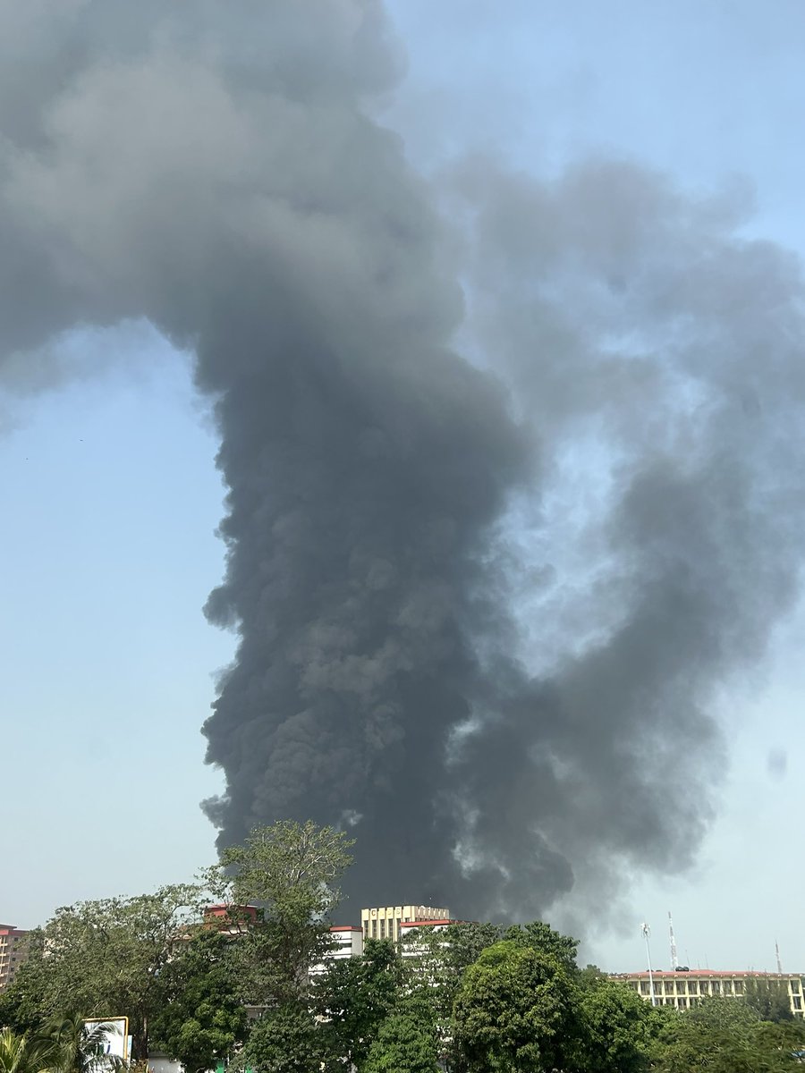 Today it is mostly smoke, taken outside Ignace Deen Hospital in Conakry. 🌍