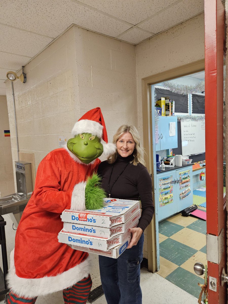 Friday was another amazing day here at PCS! Our @PALSpartners at JDI had a wonderful Holiday Party for our students! Complete with pizza and the GRINCH!!! Cookie decorating ended a perfect time for all!!🎅