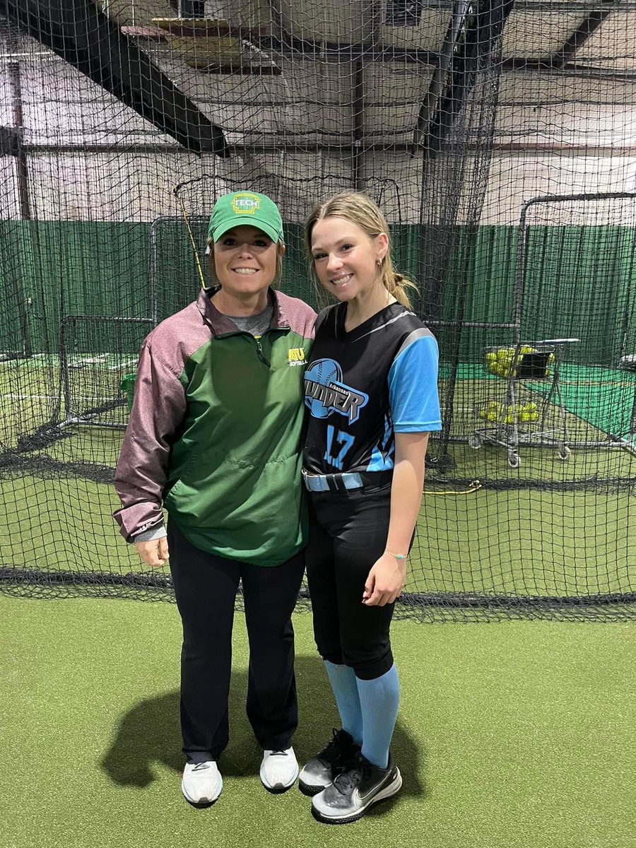 londonsteplock's tweet photo. Thank you coach @Jess_Nutt24,  coach Jordon Jones, and Coach Scott @arkthunderfp for great a exposure camp.  

#wbusoftball @Jess_Nutt24 @ATUSoftball #softball #fastpitch #softballlife https://t.co/PXyJHbGE7H