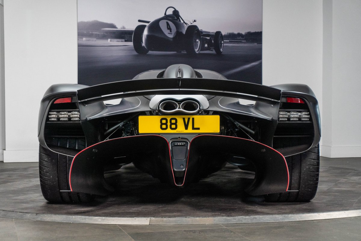 New video live at 12.00 - looking at the incredible engineering that went into the Valkyrie gearbox.

youtube.com/@HWMAstonMarti…

#AstonMartin #Valkyrie #HWM