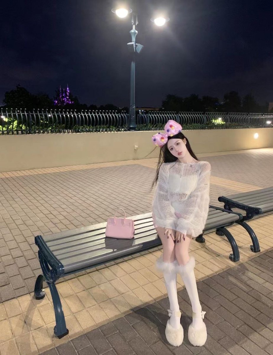 laras_mayang's tweet photo. 💒「募集贩送」丨郑州少女💒

🅾️全网最强，安全靠谱🅾️

贩卖青春丨俏皮嘤酱

👒：02
⛵️：168
🎊：88
🐻：C

用你的钞票换她的1024全国处女-白虎旺财

---------🄲🄾🅂🄴🅁🄿🄾🅁🄽----------

可甜可妖丨吹弹老弟丨闷哼娇喘丨绅士必顶

#网红模特 #黑丝美腿 #制服诱惑 #反差母狗 https://t.co/r0VqIOFASq