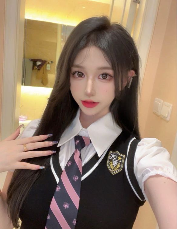 laras_mayang's tweet photo. 💒「募集贩送」丨郑州少女💒

🅾️全网最强，安全靠谱🅾️

贩卖青春丨俏皮嘤酱

👒：02
⛵️：168
🎊：88
🐻：C

用你的钞票换她的1024全国处女-白虎旺财

---------🄲🄾🅂🄴🅁🄿🄾🅁🄽----------

可甜可妖丨吹弹老弟丨闷哼娇喘丨绅士必顶

#网红模特 #黑丝美腿 #制服诱惑 #反差母狗 https://t.co/r0VqIOFASq