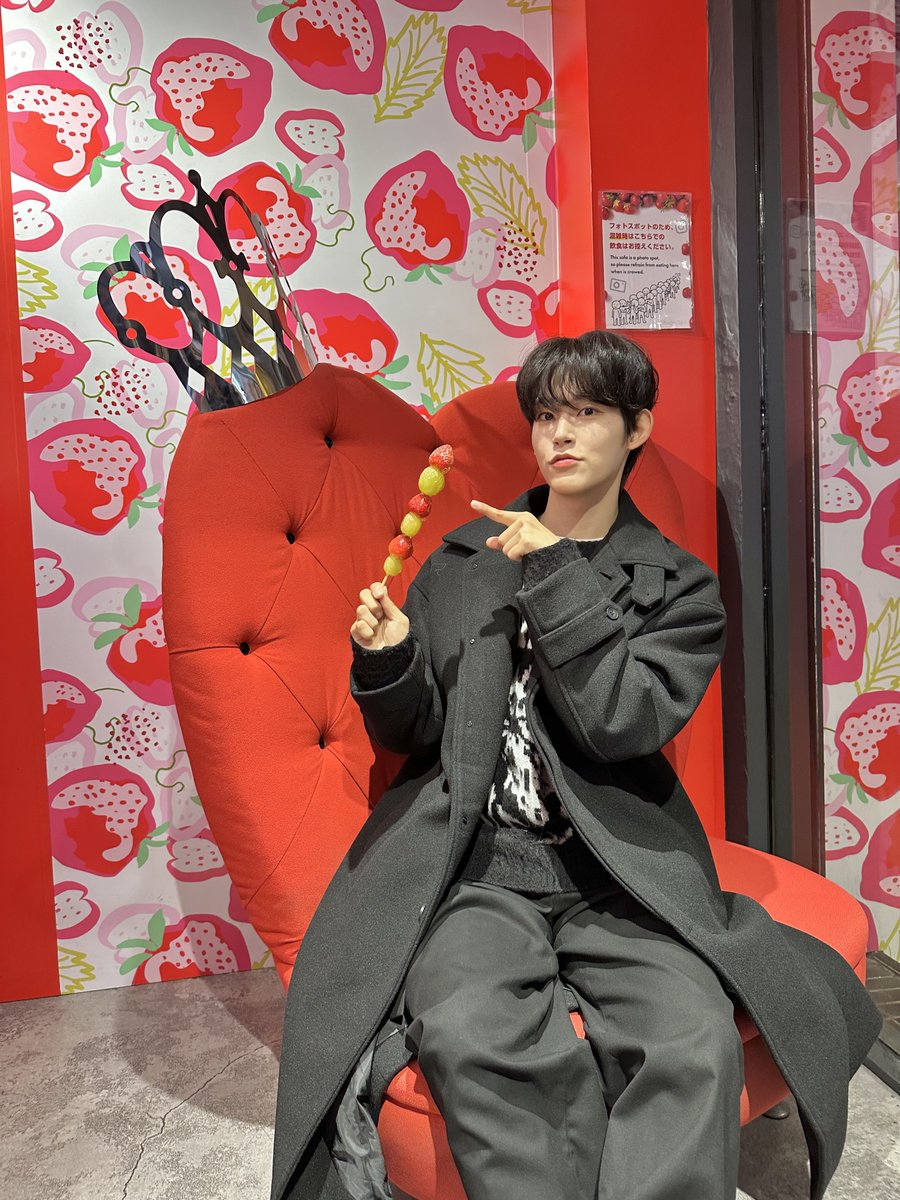 taeyoungs's tweet photo. [231218] seowon 🫧 update

seowon sent 18 pictures for his birthday😿

(1/5)

#서원 #SEOWON https://t.co/xVKJTSDtLP