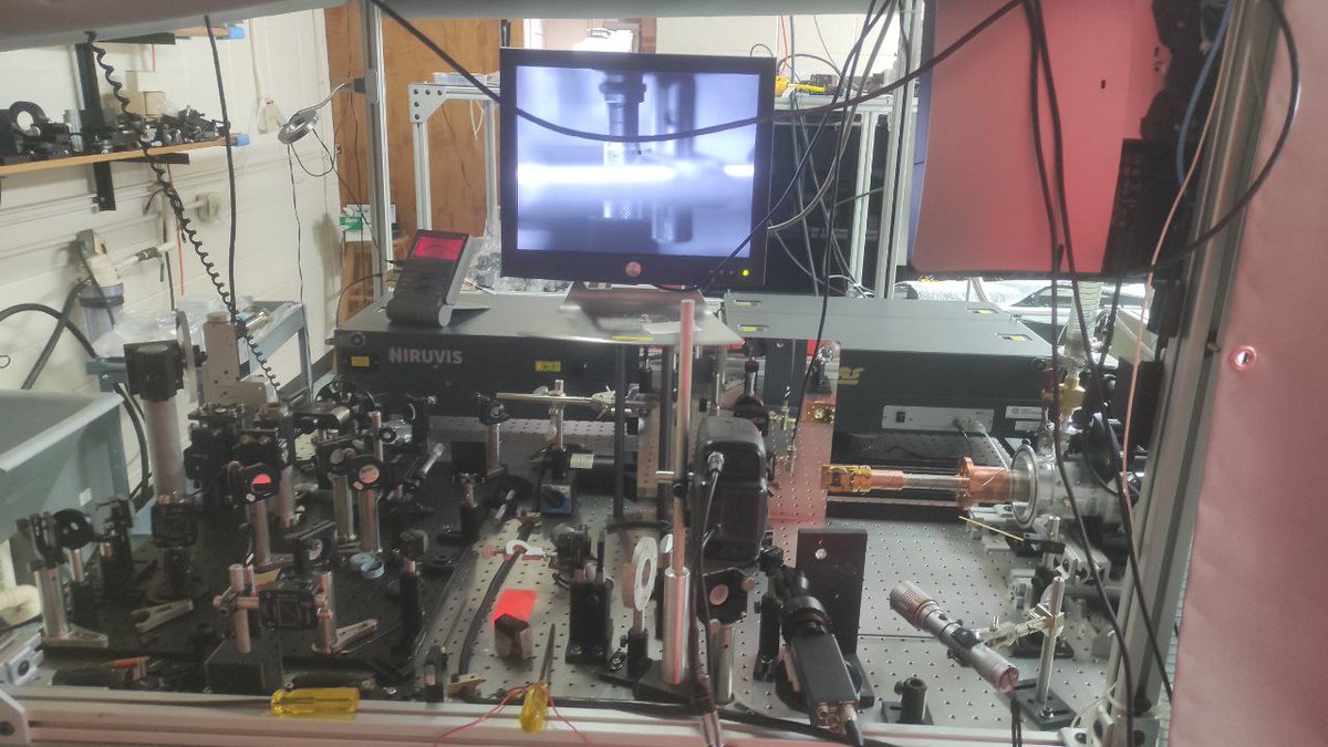 sanyatheone's tweet photo. Alignment complete. Looking forward to a productive final week of measurements for the year. Here's to small steps and significant insights!🔬✨ 
#Physics #Optics #Research https://t.co/t2KtpgmPdy