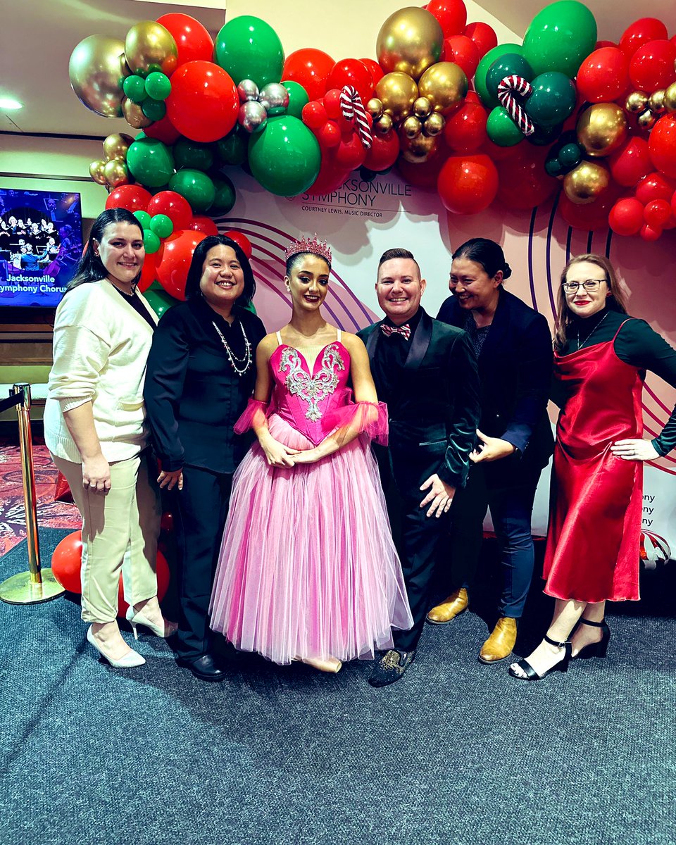 pocket_doc86's tweet photo. The First Coast Nutcracker at the Moran Times-Union Theatre was amazing! The @jaxsymphony did a phenomenal job! 🎅🏻🎄🥂 

#FirstCoastNutcracker #JaxSymphony #DTJax https://t.co/hE5wwbfQTH