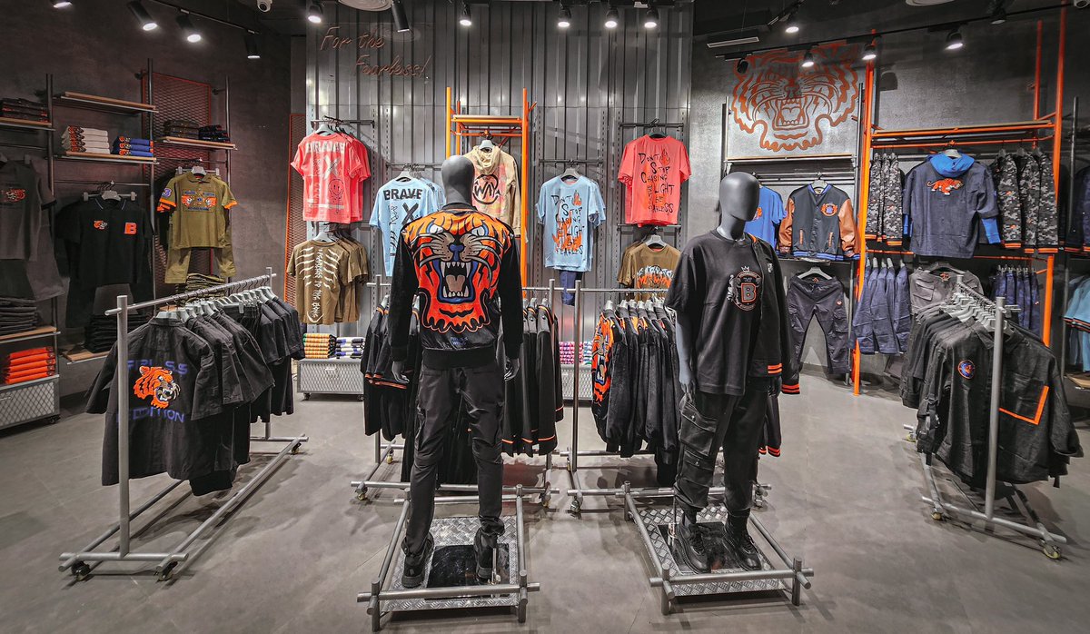 MarketcityKurla's tweet photo. Embark on a style journey like never before at the grand opening of @letsbreakbounce's latest store at your very own #PhoenixMarketcityMumbai! on the Lower Ground Floor.
Your adventure in style begins here!
#NewStoreLaunch #LetsBreakBounce #BreakBounce #Clothing #Style https://t.co/vI5kYkTDD8