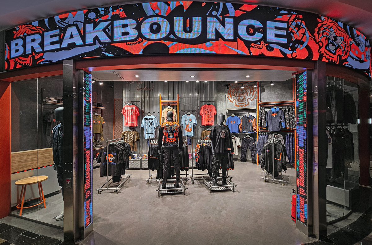 MarketcityKurla's tweet photo. Embark on a style journey like never before at the grand opening of @letsbreakbounce's latest store at your very own #PhoenixMarketcityMumbai! on the Lower Ground Floor.
Your adventure in style begins here!
#NewStoreLaunch #LetsBreakBounce #BreakBounce #Clothing #Style https://t.co/vI5kYkTDD8