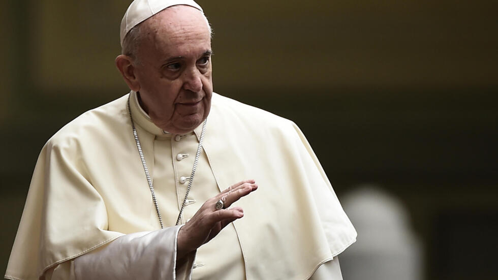 Révolution papale | Le pape donne son accord à la bénédiction des unions civiles de couples de même sexe. Un petit pas au niveau global ; mais un pas de géant pour l'église de Rome. (AFP, New York Times). #LGBT @Pontifex #Eglise