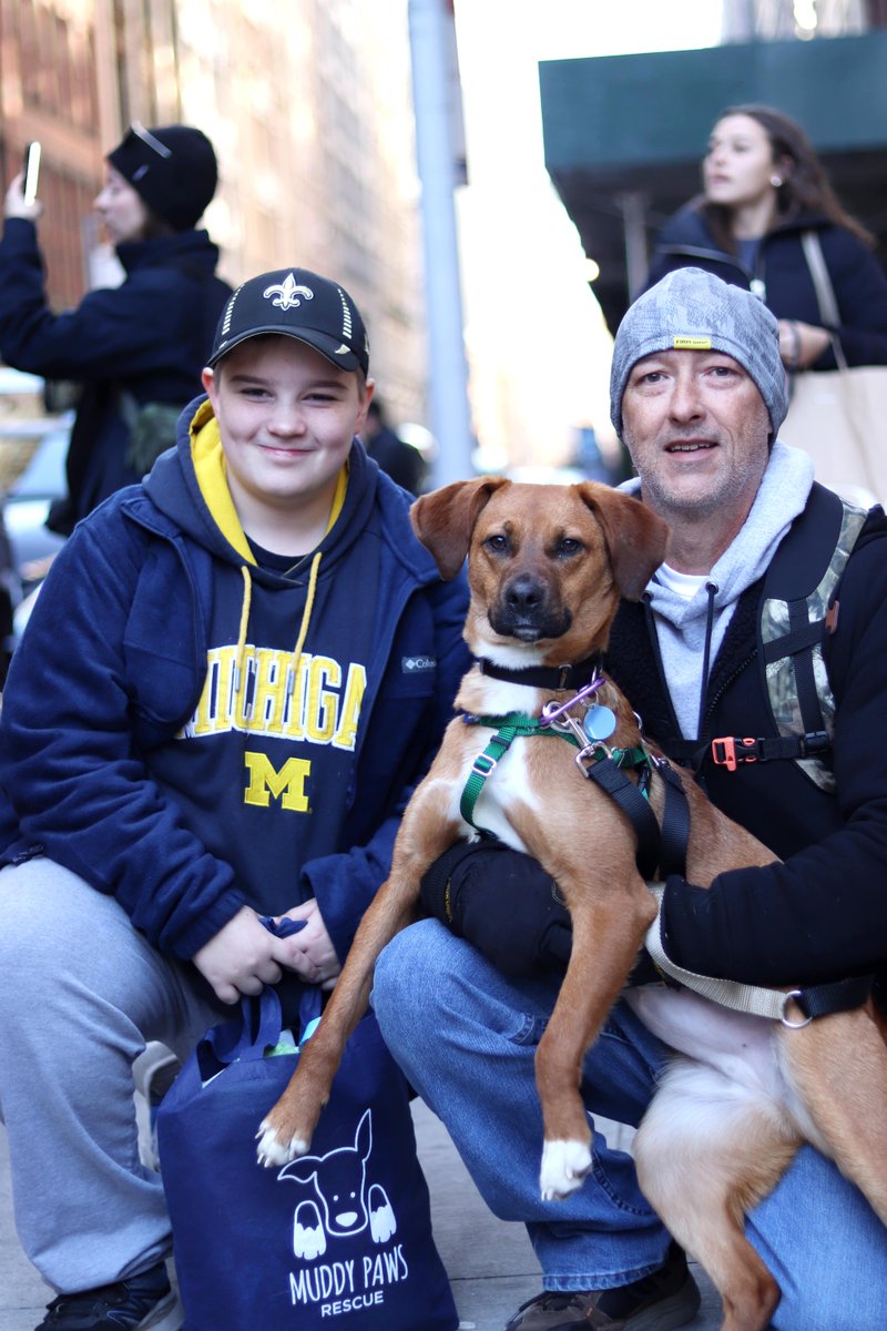 That's a wrap on our adoption events for 2023, and boy did we close out with a bang! 🎉 Lots of puppies, some pups who have stuck around a while, and plenty of holiday wishes that came true all in one amazing Saturday.